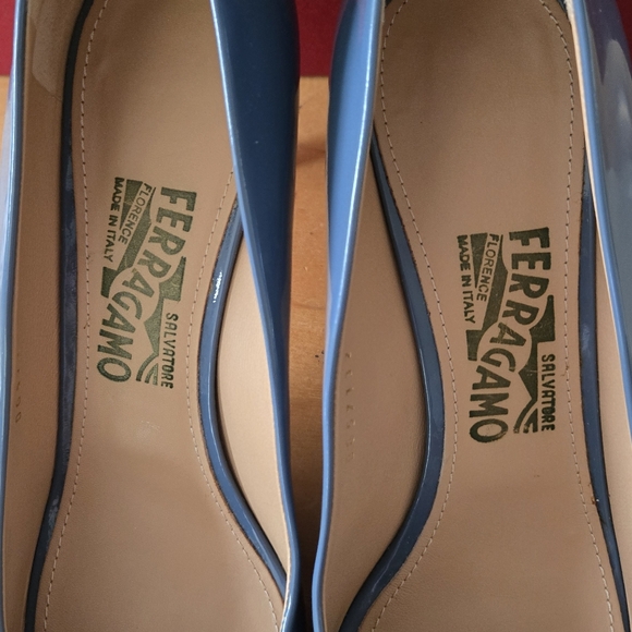 Salvatore Ferragamo Logo Blue Patent Leather Open Toe Vara Shoes 8.5/ 39.5 - Picture 10 of 16